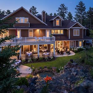 Summer Creek Inn